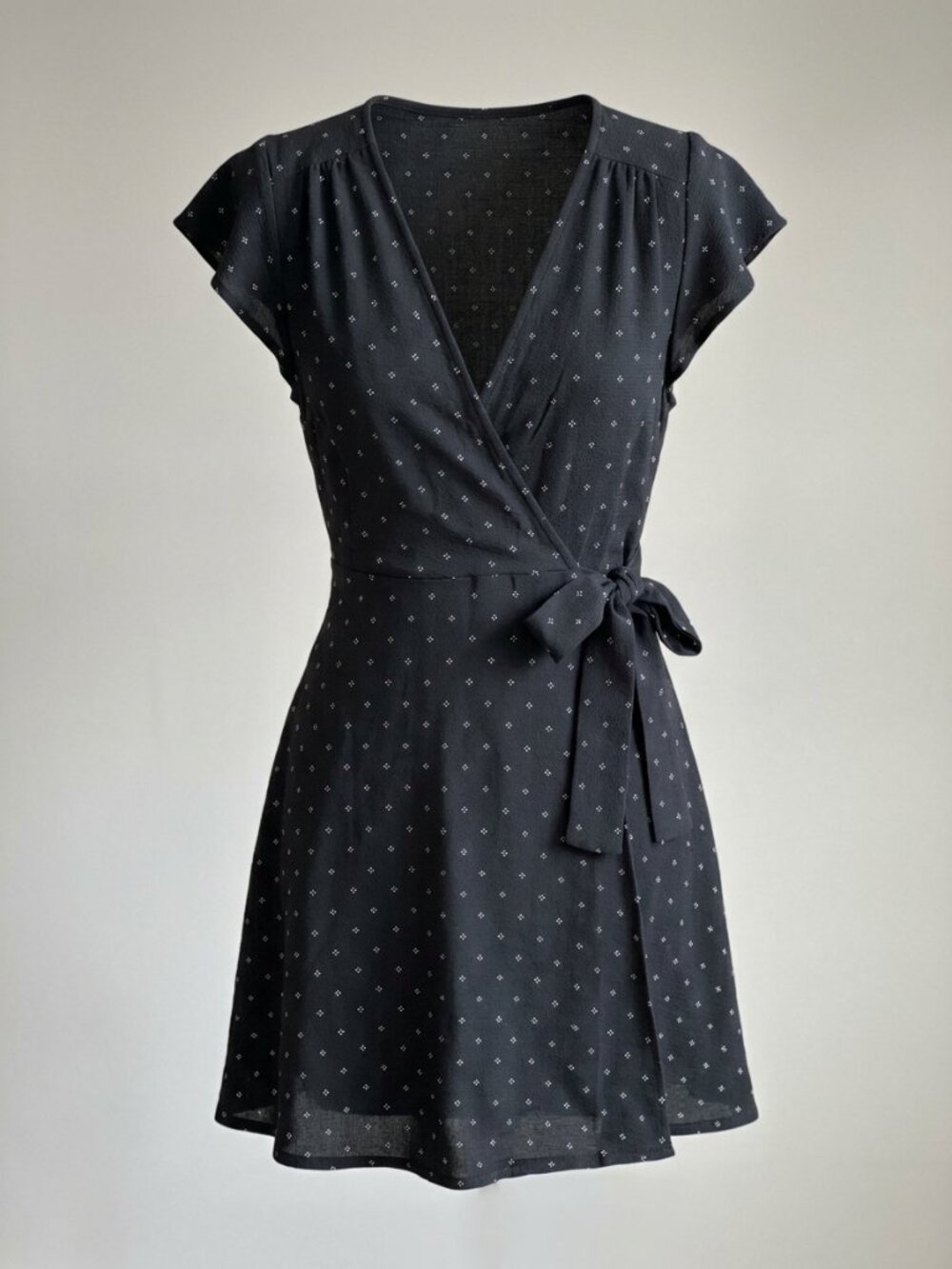 Charlotte Russe Black Printed Short Sleeve Wrap Mini Dress | Side Tie V-Neck